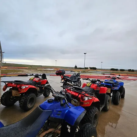 Centro De Ocio Luis Miguel Hostel *