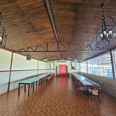 Centro De Ocio Luis Miguel 호스텔 *